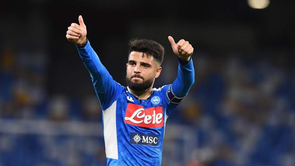 Jogador Lorenzo Insigne em campo Jogador Lorenzo Insigne em campo