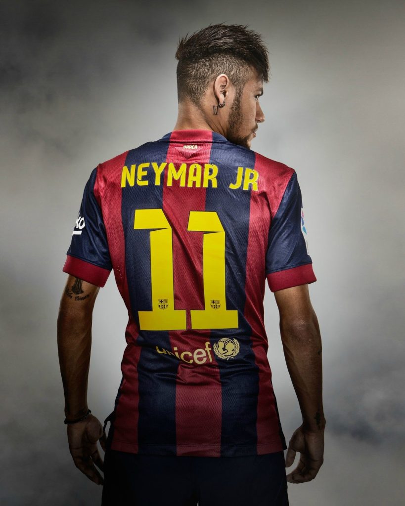 O número da camisa do Neymar foi 11 quando ele estava no Barcelona. Esse número sorte trouxe tantos títulos para o jogador O número da camisa do Neymar foi 11 quando ele estava no Barcelona. Esse número sorte trouxe tantos títulos para o jogador