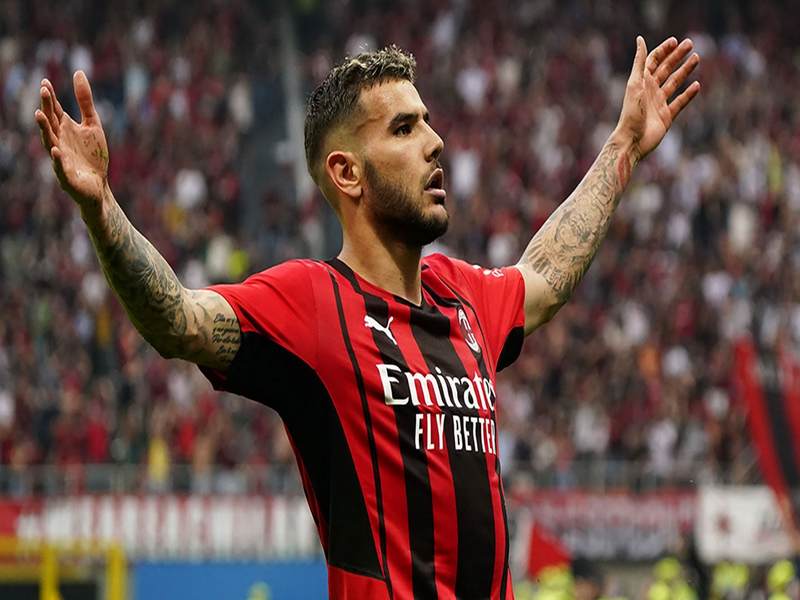 Theo Hernandez là một trong các cầu thủ AC Milan nổi bật nhất mùa giải 2023