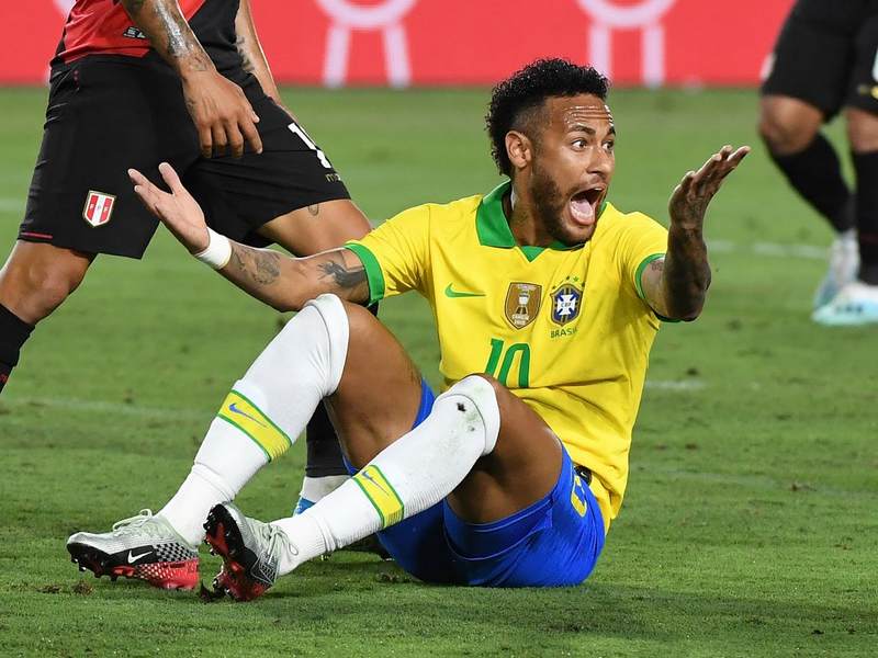 Cầu thủ bóng đá Neymar là cái tên không còn xa lạ với những người yêu môn thể thao vua