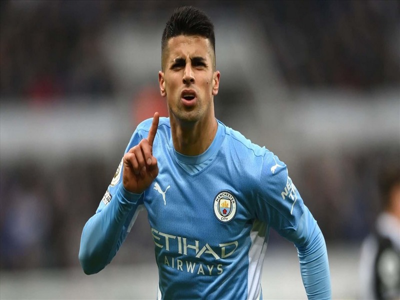 Cancelo vươn tầm thế giới trong màu áo Manchester City