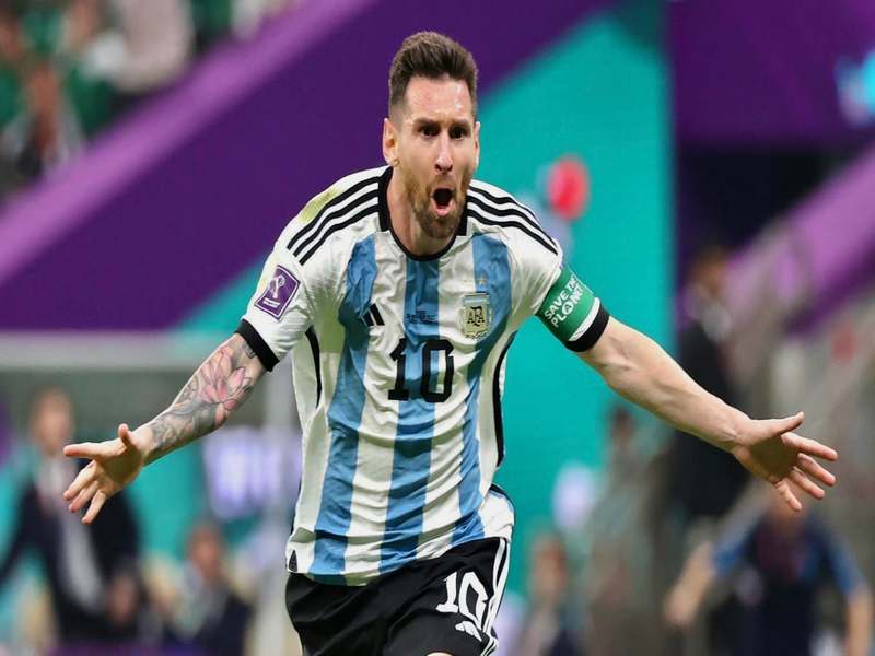 Messi là  một cầu thủ nổi tiếng người Argentina