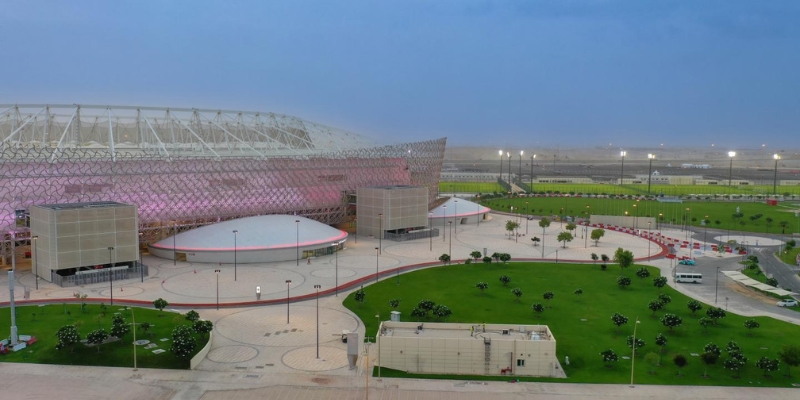 Sân vận động Ahmed Bin Ali là một trong những sân vận động lớn và hiện đại nhất tại Qatar