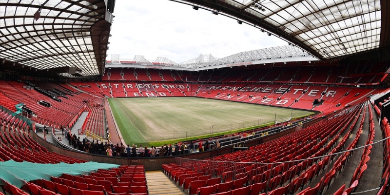 sân vận động Manchester United đã trải qua rất nhiều lần nâng cấp và mở rộng sức chứa